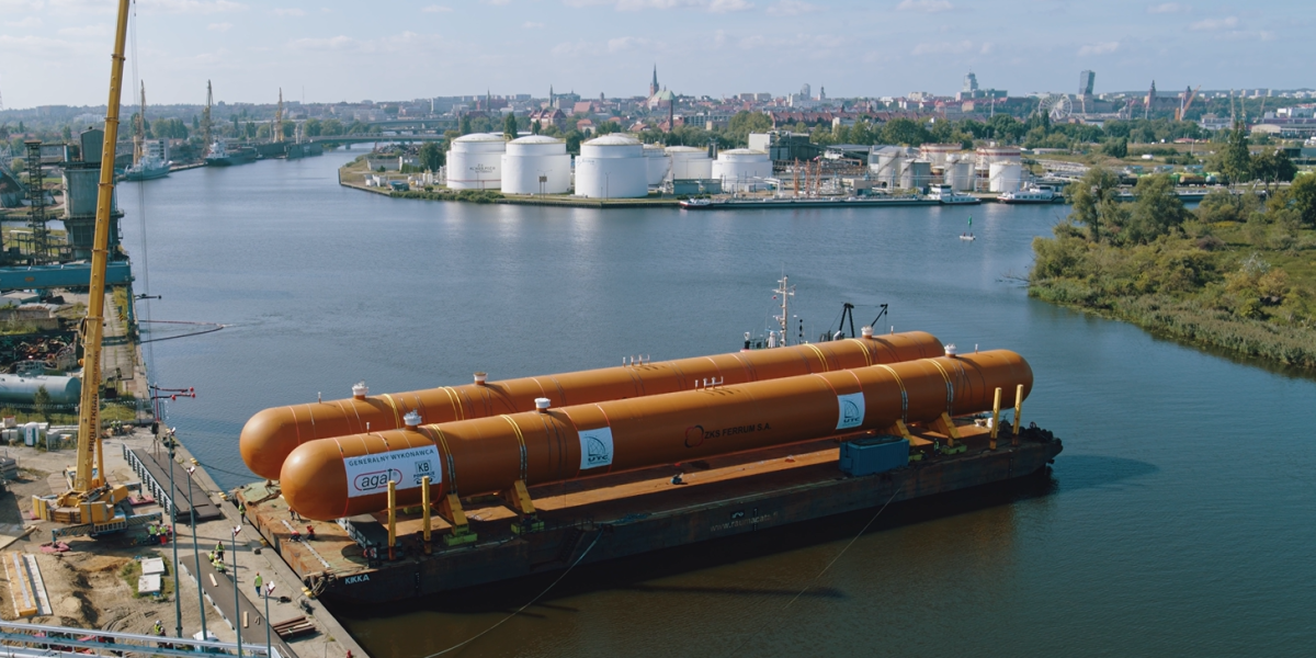 Zbiorniki na gaz płynny LPG na rzece