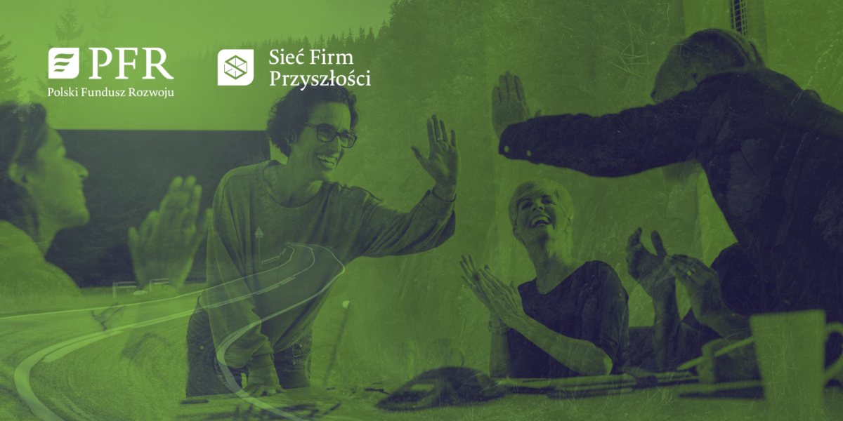 Logotyp PFR i Sieci Firm Przyszłości na tle grafiki w zielonym kolorze 